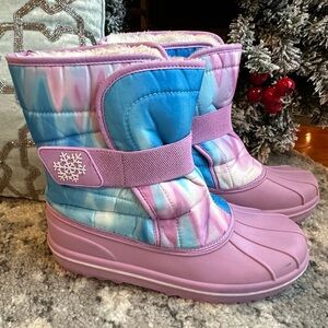 Children’s Place snow boots sz 6 Girls